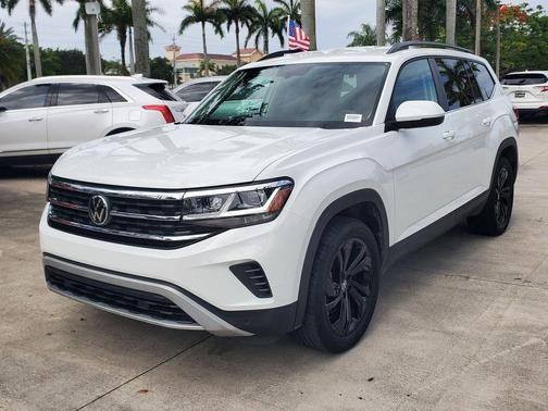 Pure White 2023 Volkswagen Atlas 2.0T SE w/Technology