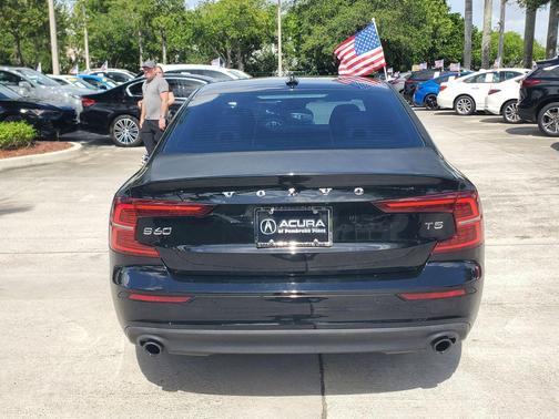 Black Stone 2020 Volvo S60 T5 Momentum