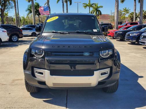 2025 Land Rover Defender 110 P300