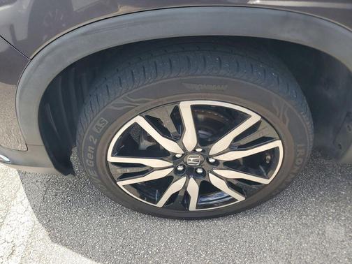 Gray 2022 Honda Pilot Touring 8-Passenger