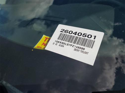 2023 GMC Acadia Denali