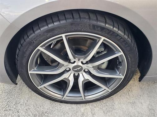 2023 Genesis G70 2.0T RWD