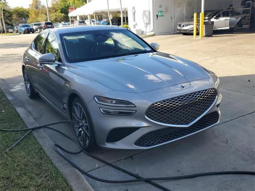 2023 Genesis G70 2.0T RWD