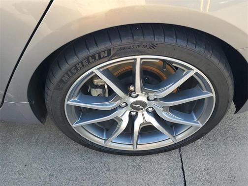 2023 Genesis G70 2.0T RWD