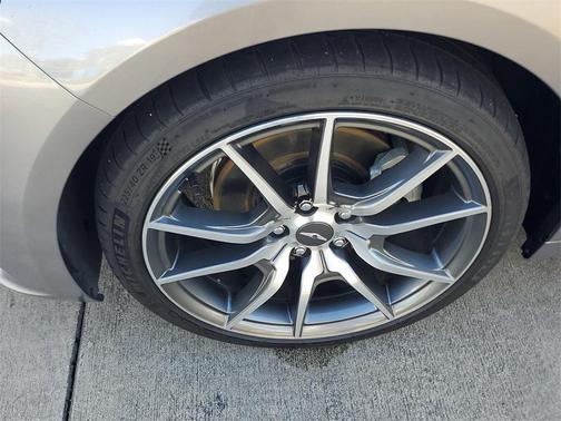 2023 Genesis G70 2.0T RWD