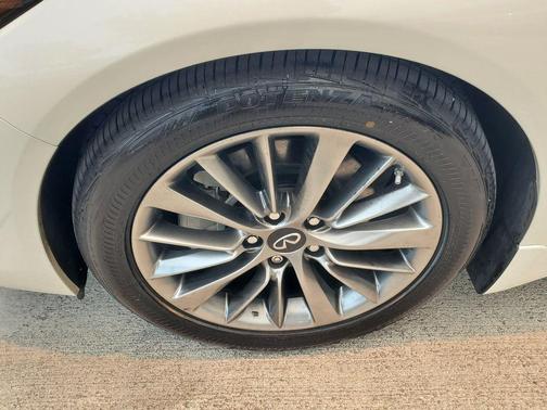 Majestic White 2023 INFINITI Q50 3.0t LUXE