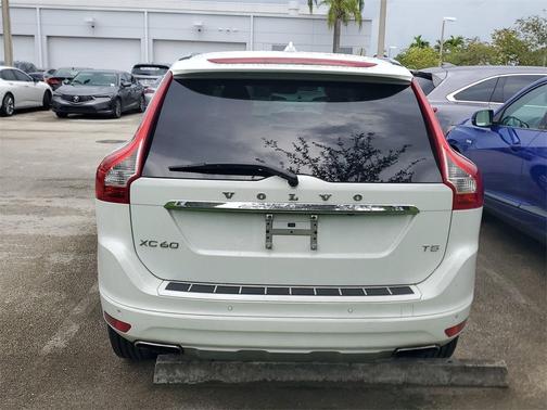 2016 Volvo XC60 T5 Drive-E Premier