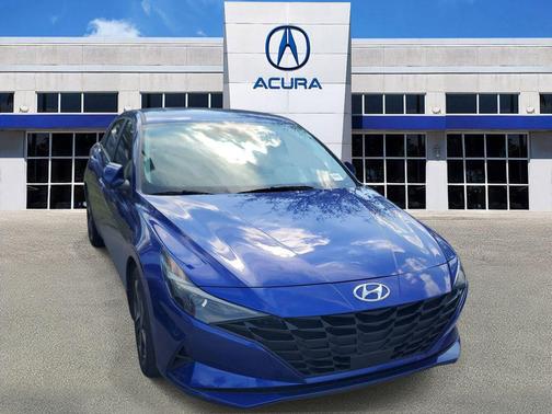 2023 Hyundai ELANTRA SEL