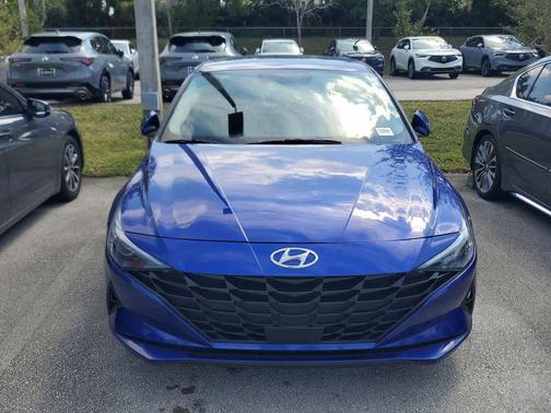 2023 Hyundai ELANTRA SEL
