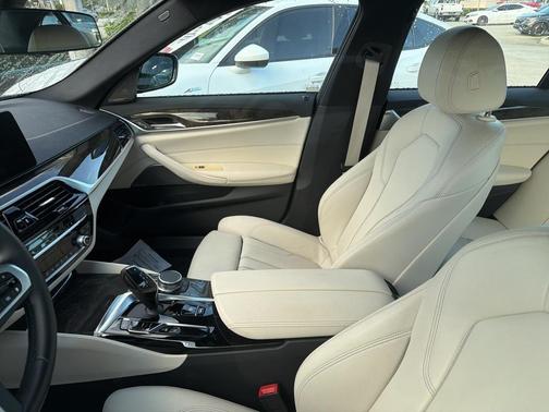 2022 BMW 530e Base