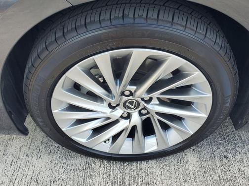 2022 Lexus ES 350 Ultra Luxury