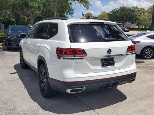Pure White 2022 Volkswagen Atlas 3.6L SE w/Technology