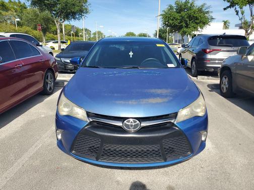 Blue Streak Metallic 2017 Toyota Camry SE