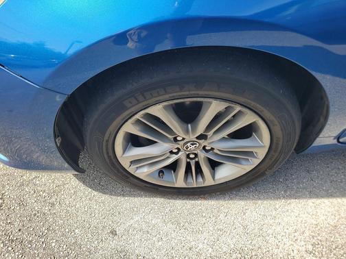Blue Streak Metallic 2017 Toyota Camry SE