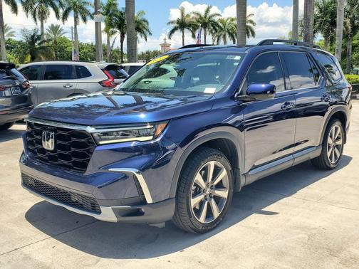 Obsidian Blue Pearl 2024 Honda Pilot Touring 8-Passenger