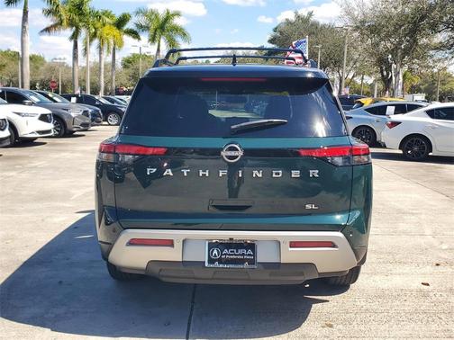 2022 Nissan Pathfinder SL 2WD
