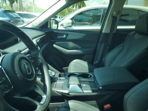 Platinum White Pearl 2024 Acura MDX Standard