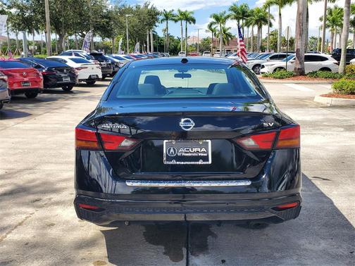 2022 Nissan Altima 2.5 SV