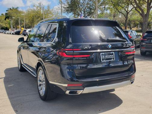 2025 BMW X7 xDrive40i