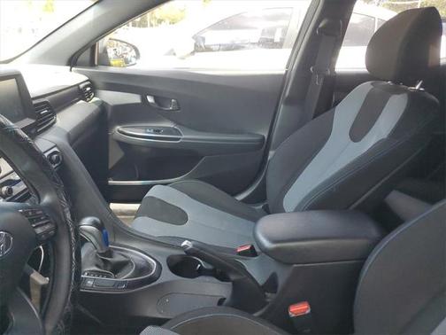 2019 Hyundai Veloster 2
