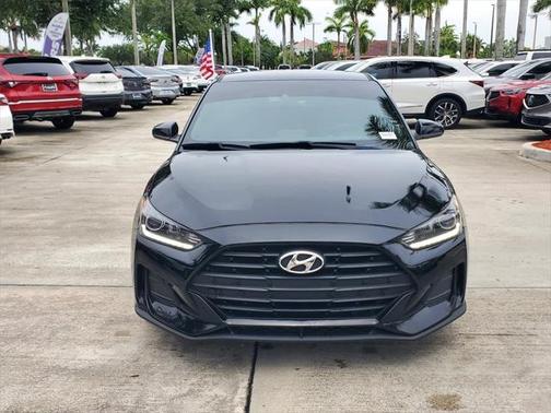2019 Hyundai Veloster 2