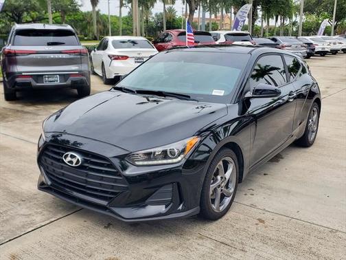 2019 Hyundai Veloster 2