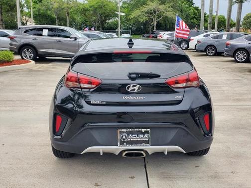 2019 Hyundai Veloster 2