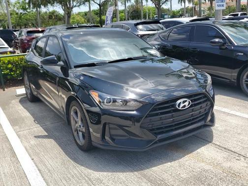 2019 Hyundai Veloster 2
