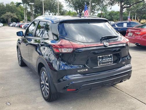 2022 Nissan Kicks SV
