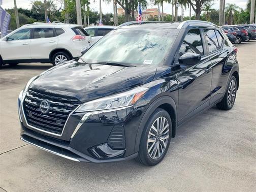 2022 Nissan Kicks SV