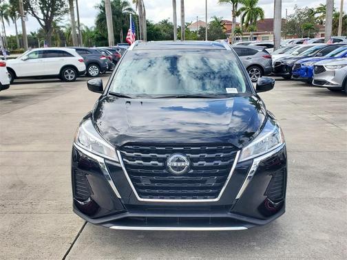 2022 Nissan Kicks SV