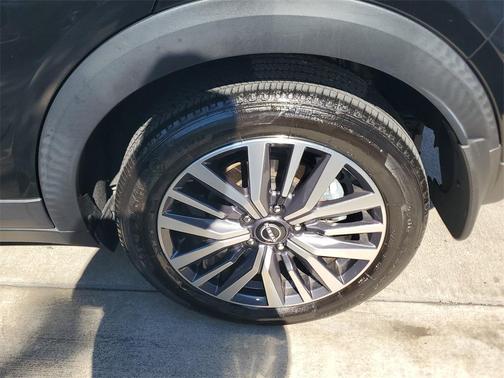 2022 Nissan Kicks SV