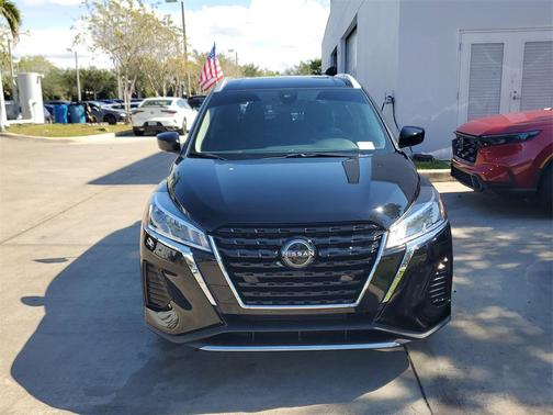2022 Nissan Kicks SV