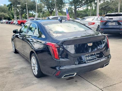 2022 Cadillac CT4 Luxury