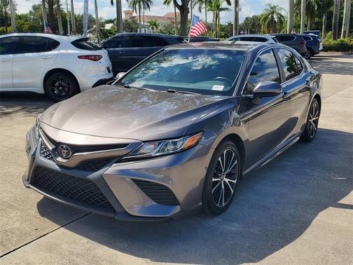 2018 Toyota Camry SE