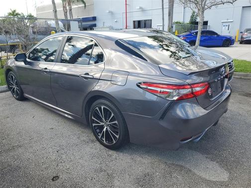 2018 Toyota Camry SE