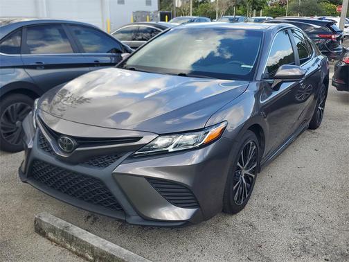 2018 Toyota Camry SE