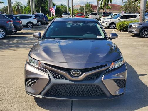 2018 Toyota Camry SE