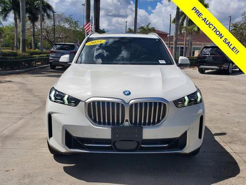 White 2025 BMW X5 PHEV xDrive50e