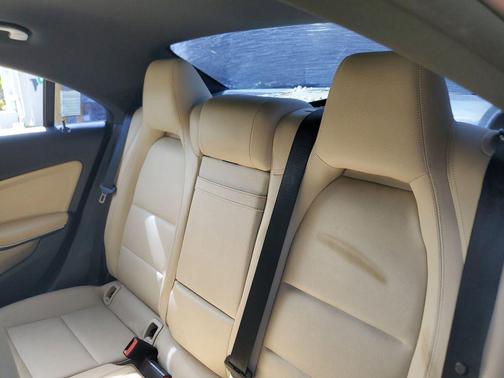 Arctic White 2018 Mercedes-Benz CLA 250 Base