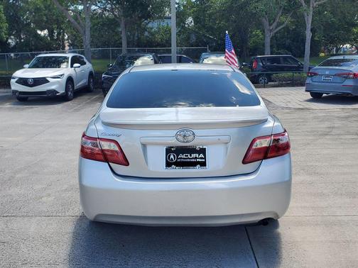 Classic Silver Metallic 2008 Toyota Camry LE