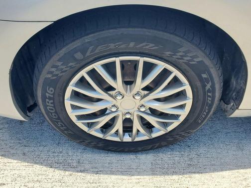 Classic Silver Metallic 2008 Toyota Camry LE