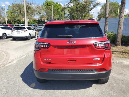 2023 Jeep Compass Latitude Lux