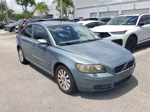 Teal 2004 Volvo S40 2.4i