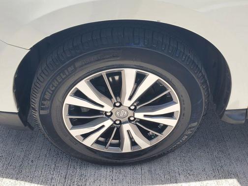 Glacier White 2019 Nissan Pathfinder SV