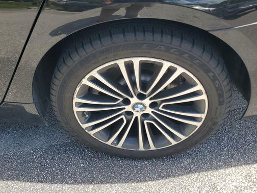 Black Sapphire Metallic 2018 BMW 530 530i