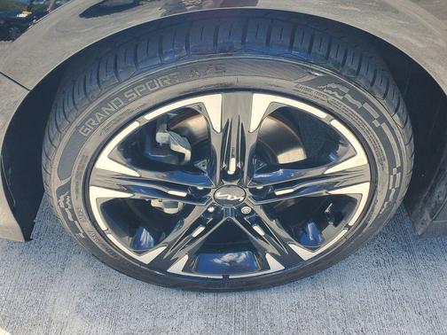 Ebony Black 2024 Kia K5 GT-Line