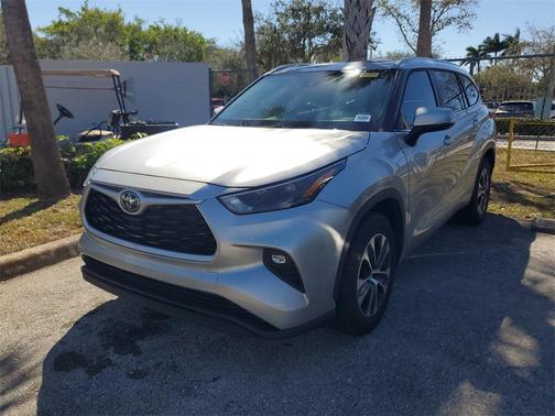 2023 Toyota Highlander XLE