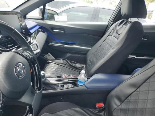 2021 Toyota C-HR XLE