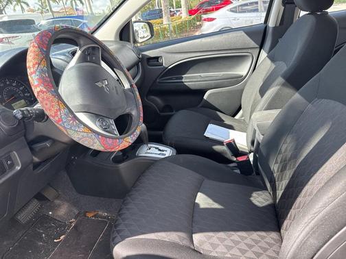 2022 Mitsubishi Mirage ES